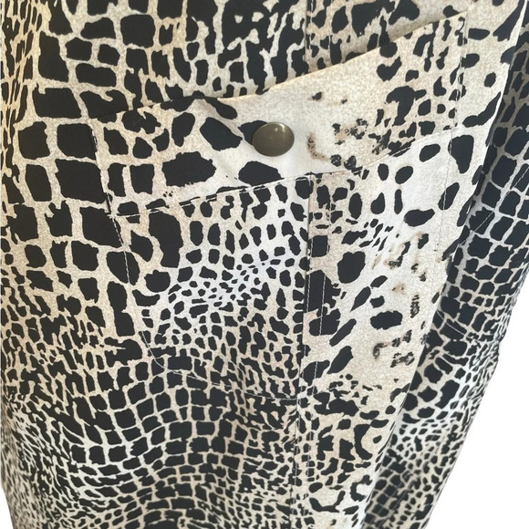 Chico’s (Additions) Sleeveless Animal Print Zipper Dress.  Size 1 - Picture 3 of 10